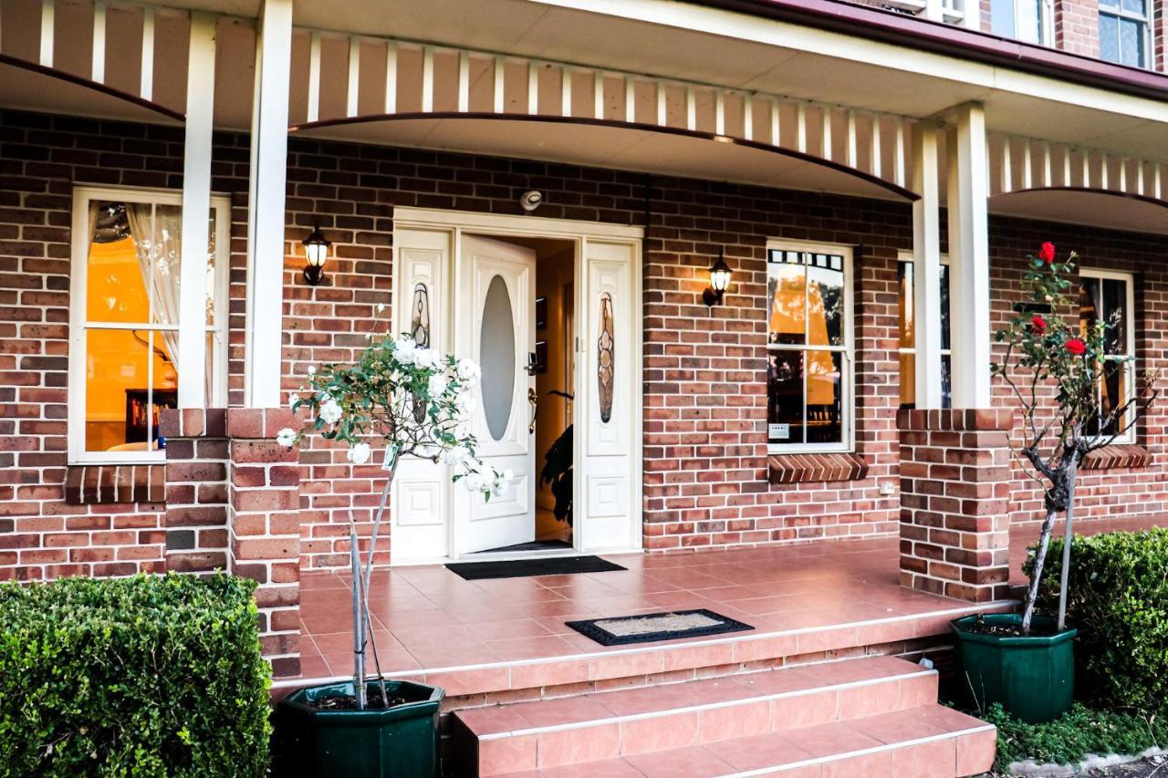 Plumes Boutique Bed & Breakfast Tamworth Exterior photo