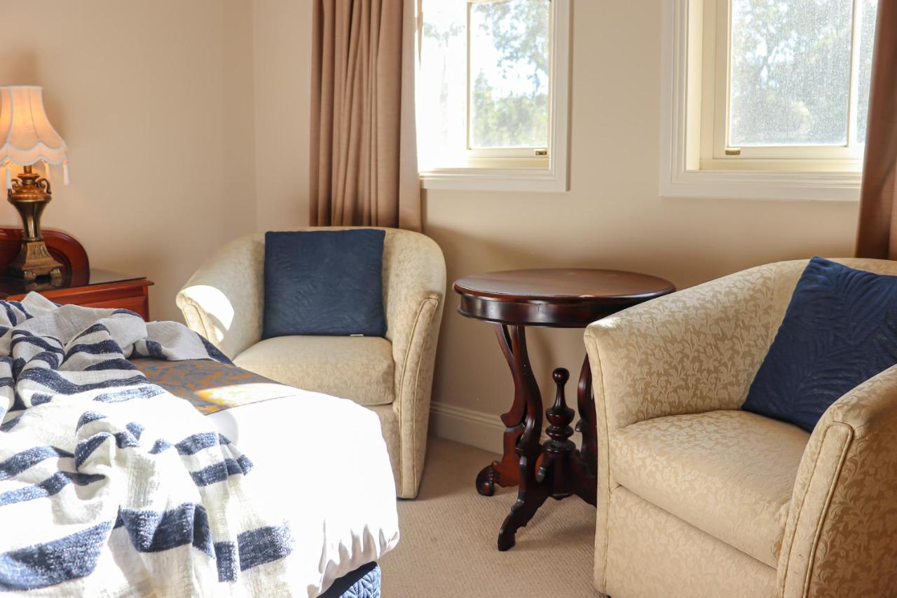 Plumes Boutique Bed & Breakfast Tamworth Exterior photo