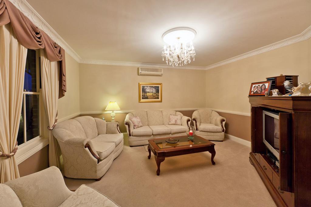 Plumes Boutique Bed & Breakfast Tamworth Exterior photo